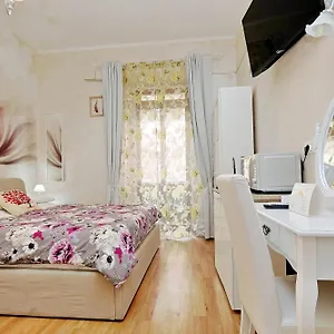 Pensjonat Deluxe And Chilling Jacuzzi, Rzym